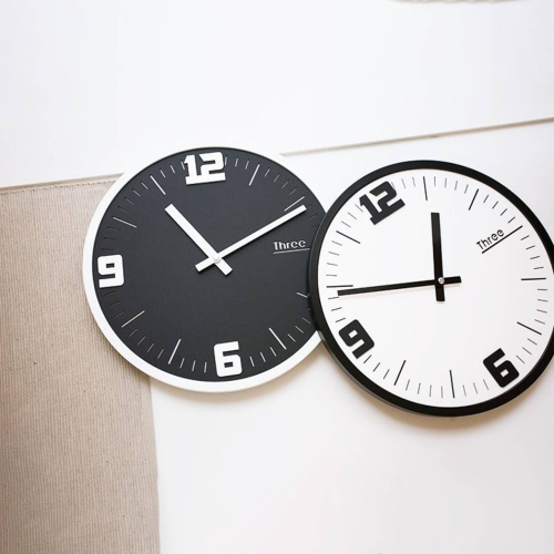 Classic Wall Clock K9 "Three" [Black & White]